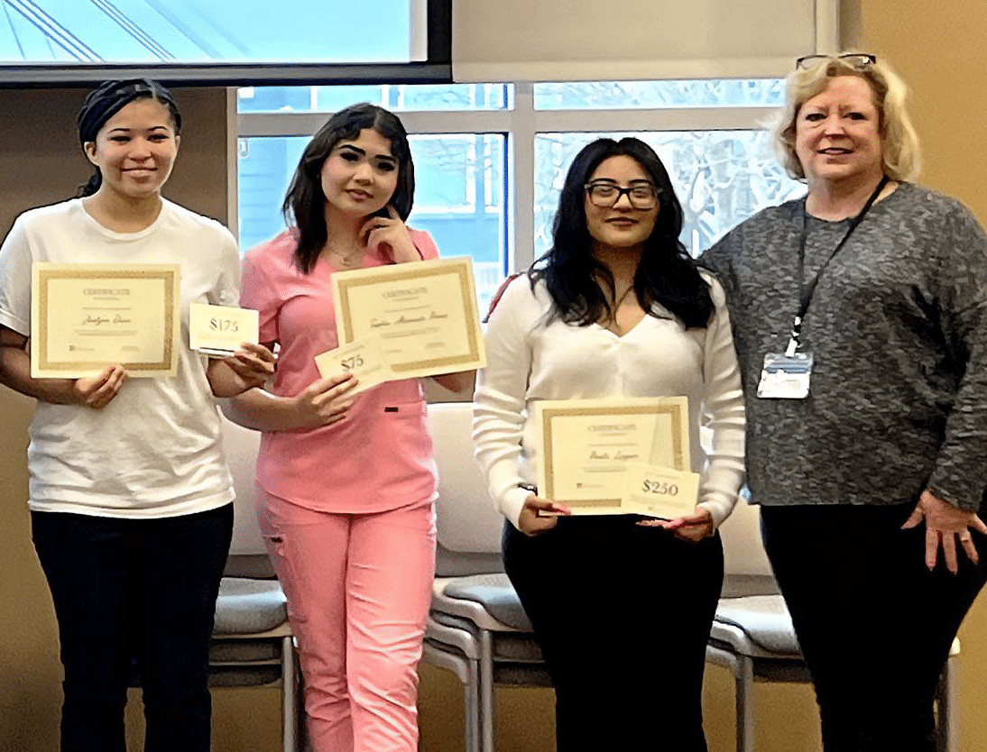 Left to right, Winners Jazlynn Dunn, Sophie Alverado and Paola Luquin with Business Pitch Judge Bobbi Menneg.