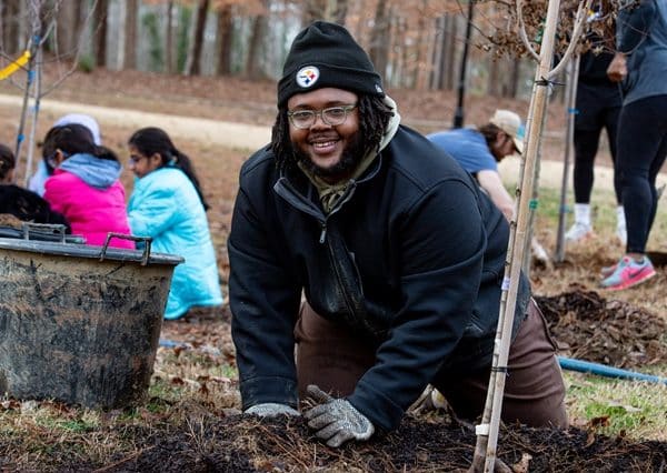 Volunteers working outside on MLK Day of Service in Dunwoody 2024