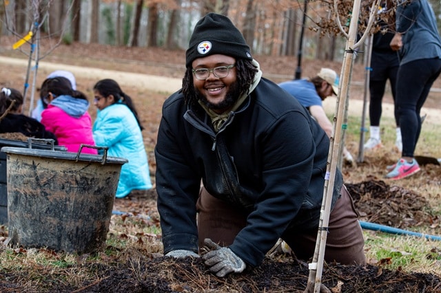 Volunteers working outside on MLK Day of Service in Dunwoody 2024